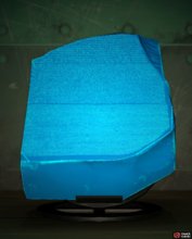 whilst the fake is bright blue.