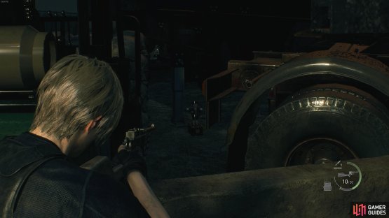 You&rsquo;ll see the Clockwork Castellan between the red container and the green forklift.