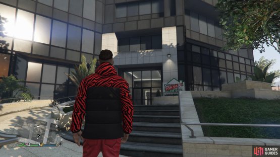 Head to the Del Perro to take a look around the area